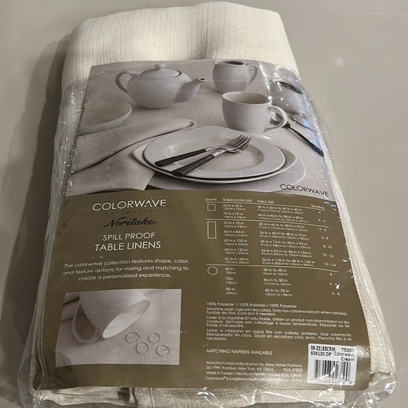 🍽NORITAKE COLORWWAVE COLLECTION SPILL PROOF TABLE LINENS 60”x120”. Like new! - Picture 2 of 4
